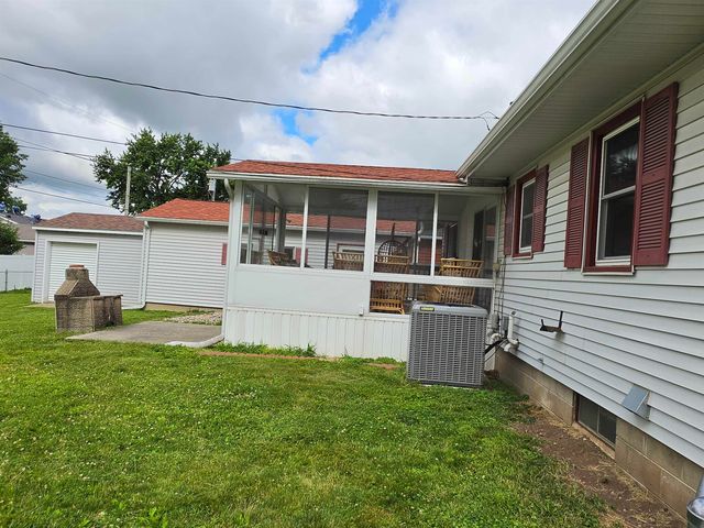 1525 Robin Road, Waterloo, IA 50701