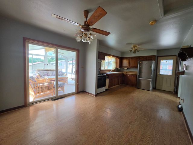 1525 Robin Road, Waterloo, IA 50701