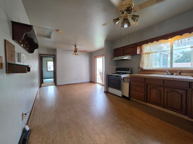 1525 Robin Road, Waterloo, IA 50701