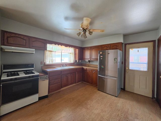 1525 Robin Road, Waterloo, IA 50701