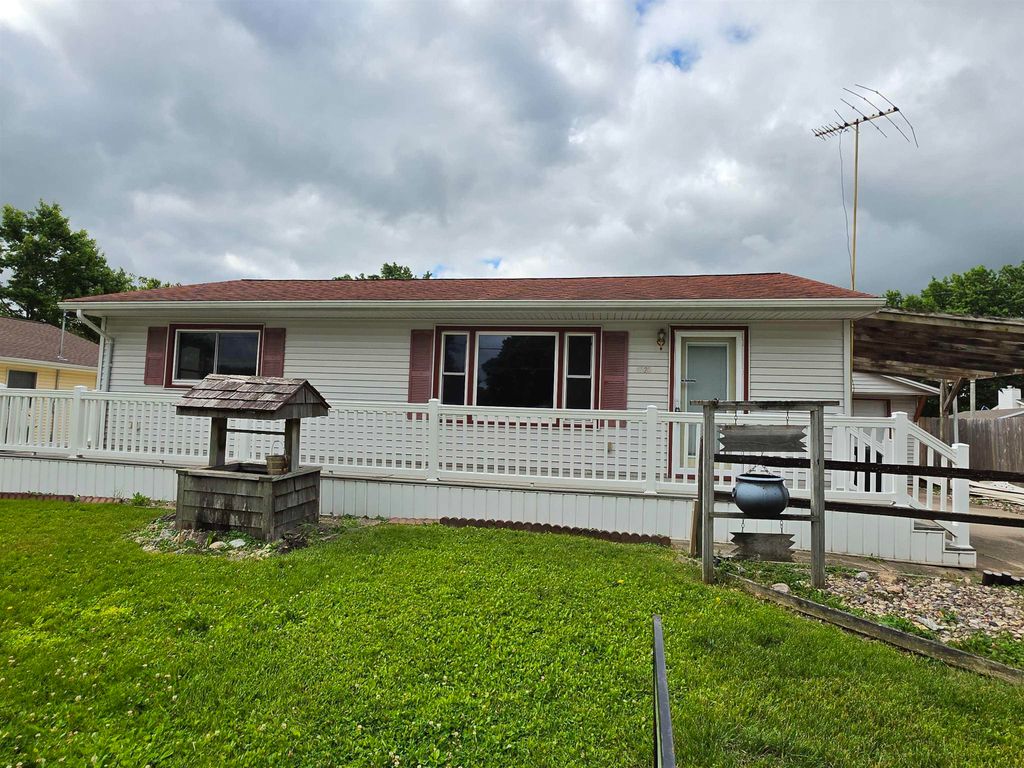 1525 Robin Road, Waterloo, IA 50701