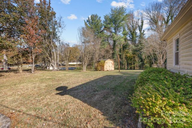 4423 Bob White Court, Charlotte, NC 28213