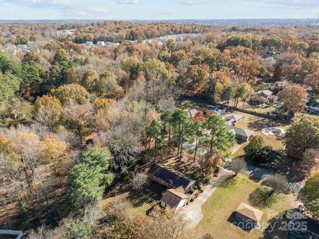 4423 Bob White Court, Charlotte, NC 28213