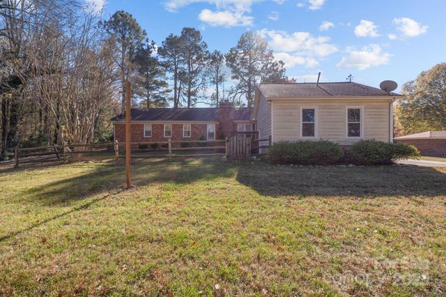 4423 Bob White Court, Charlotte, NC 28213