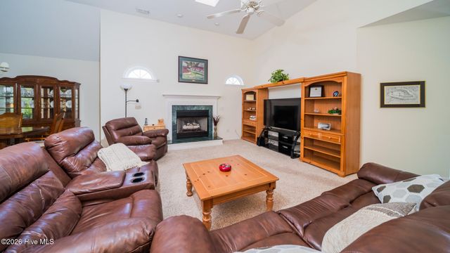 279 Ravennaside Drive NW, Calabash, NC 28467