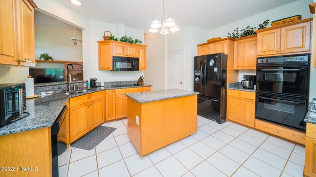 279 Ravennaside Drive NW, Calabash, NC 28467