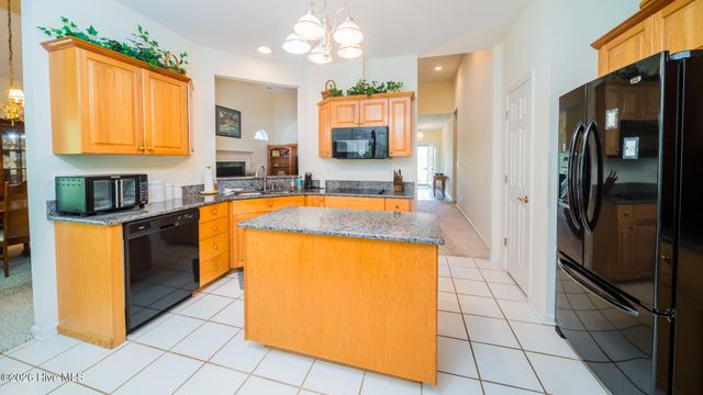 279 Ravennaside Drive NW, Calabash, NC 28467