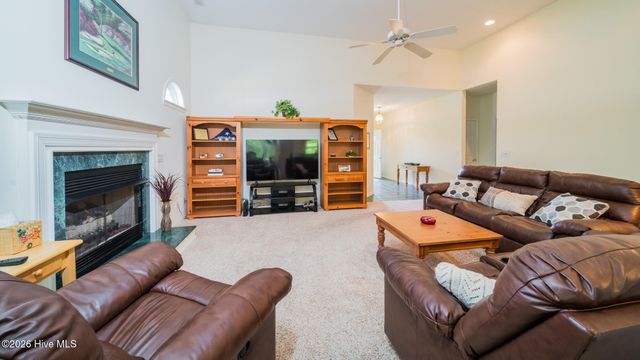 279 Ravennaside Drive NW, Calabash, NC 28467