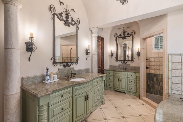 7112 Greenshores DR 3, Austin, TX 78730
