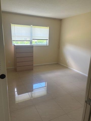 2511 W Barkley Dr Drive W F, West Palm Beach, FL 33415