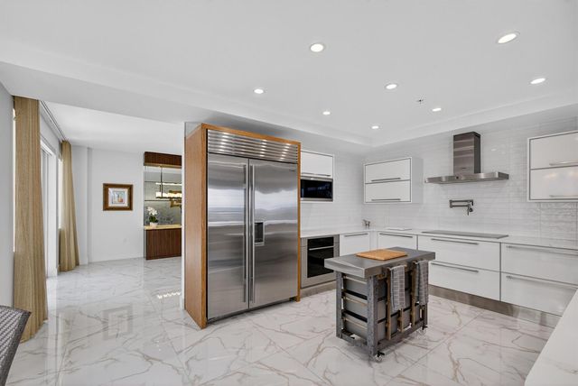 155 Ocean Avenue 502, Palm Beach Shores, FL 33404