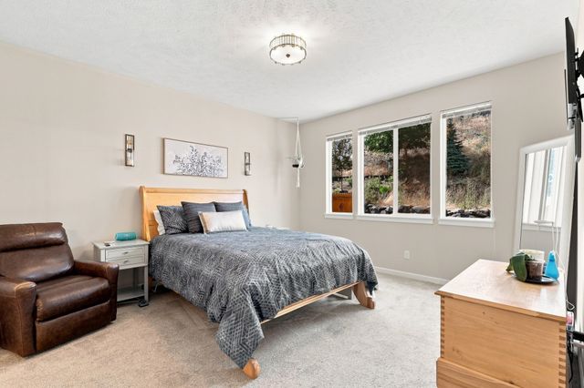 3014 S CUSTER Ln, Spokane, WA 99223