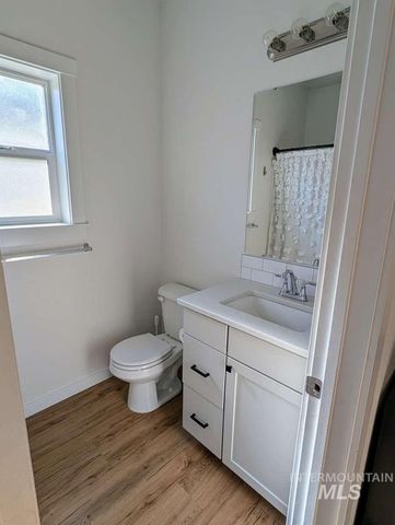 7664 E Lafayette St, Nampa, ID 83687