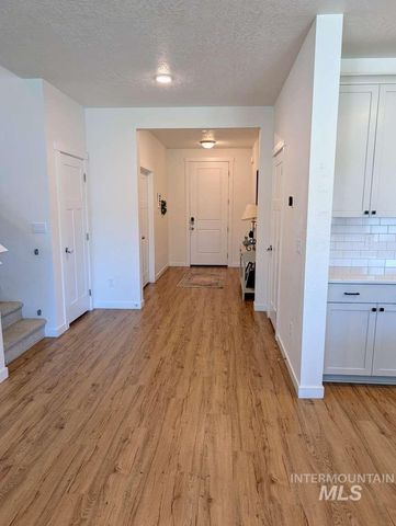 7664 E Lafayette St, Nampa, ID 83687