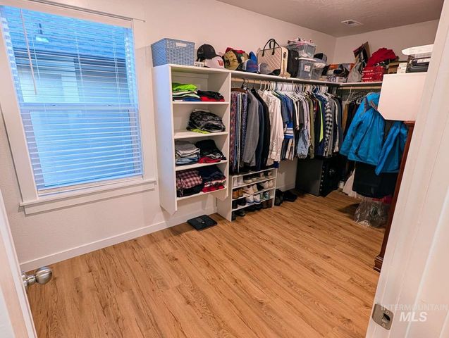 7664 E Lafayette St, Nampa, ID 83687