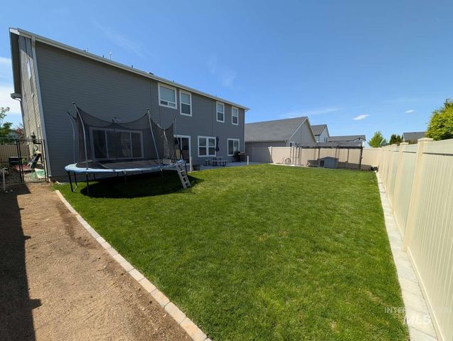7664 E Lafayette St, Nampa, ID 83687