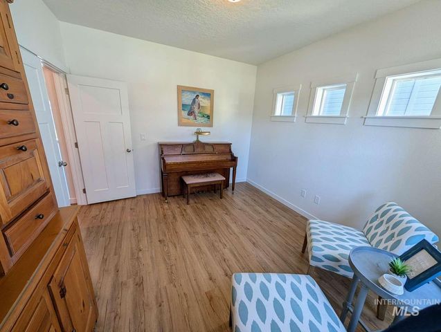7664 E Lafayette St, Nampa, ID 83687