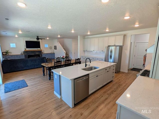 7664 E Lafayette St, Nampa, ID 83687