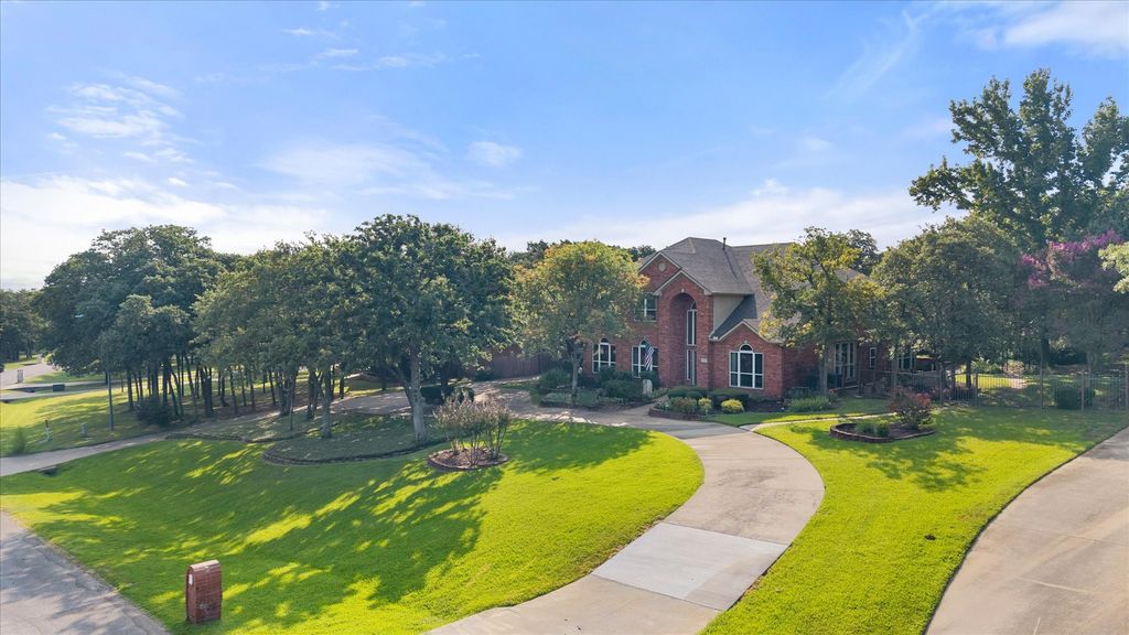 3400 Wild Oaks Court, Burleson, TX 76028