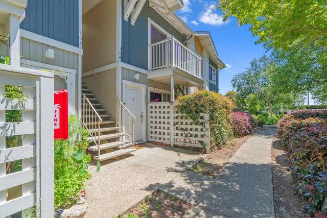 755 14th Avenue 306, Santa Cruz, CA 95062