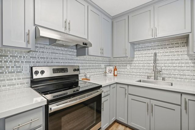 755 14th Avenue 306, Santa Cruz, CA 95062