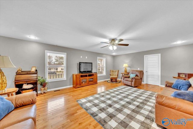 125 County Road 1033, Fort Payne, AL 35968