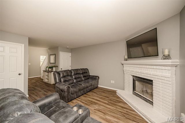 11932 Autumn Lakes Drive, Maryland Heights, MO 63043