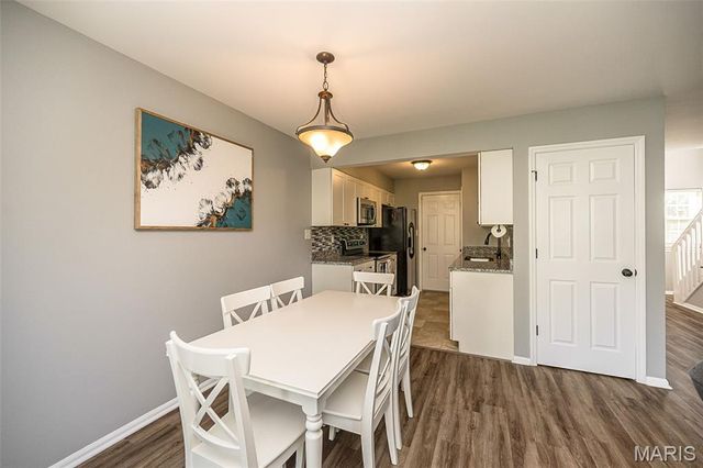 11932 Autumn Lakes Drive, Maryland Heights, MO 63043