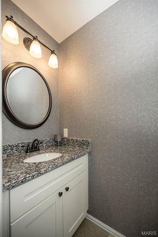 11932 Autumn Lakes Drive, Maryland Heights, MO 63043