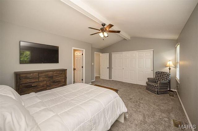 11932 Autumn Lakes Drive, Maryland Heights, MO 63043