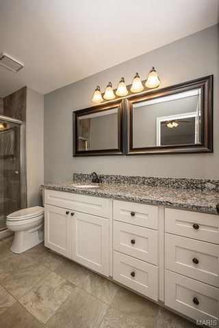 11932 Autumn Lakes Drive, Maryland Heights, MO 63043
