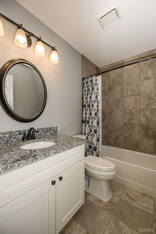11932 Autumn Lakes Drive, Maryland Heights, MO 63043