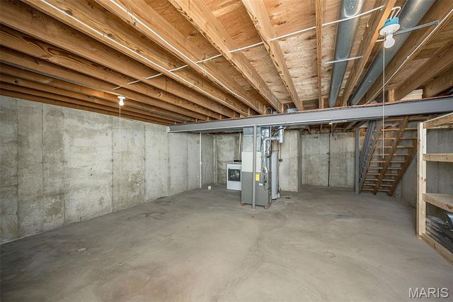 11932 Autumn Lakes Drive, Maryland Heights, MO 63043