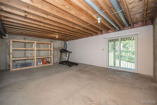 11932 Autumn Lakes Drive, Maryland Heights, MO 63043