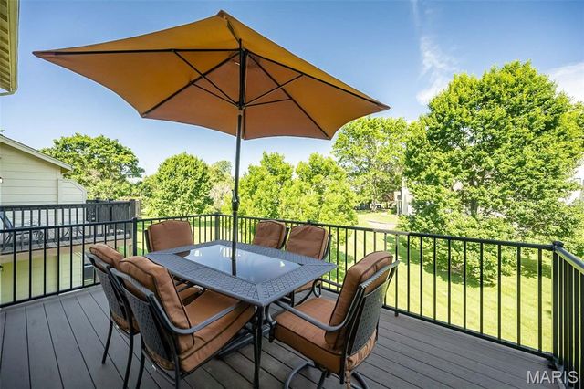 11932 Autumn Lakes Drive, Maryland Heights, MO 63043