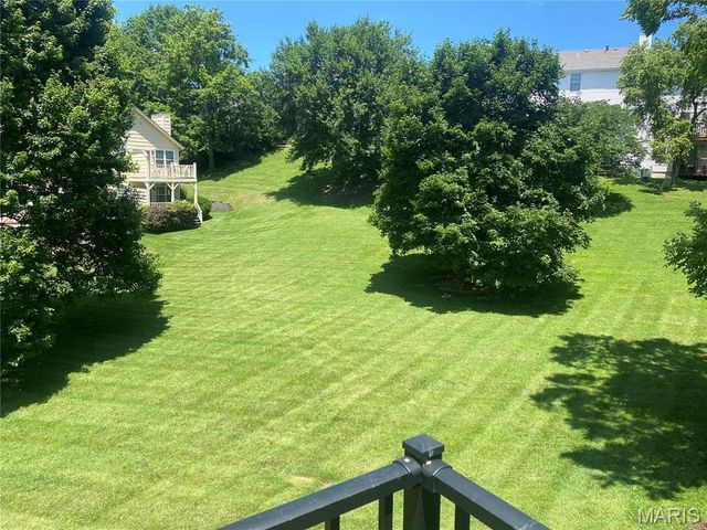 11932 Autumn Lakes Drive, Maryland Heights, MO 63043