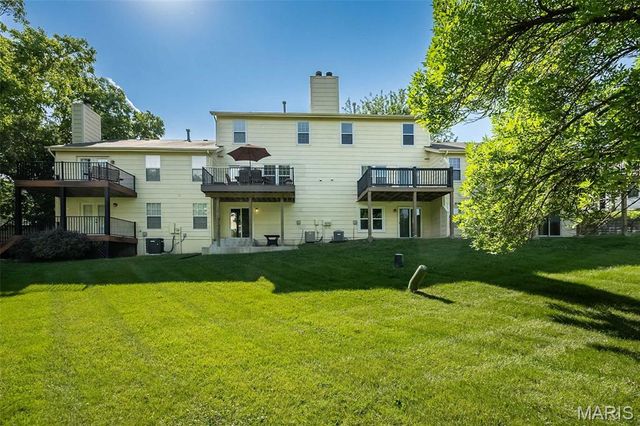 11932 Autumn Lakes Drive, Maryland Heights, MO 63043