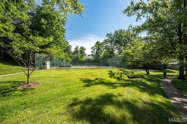 11932 Autumn Lakes Drive, Maryland Heights, MO 63043