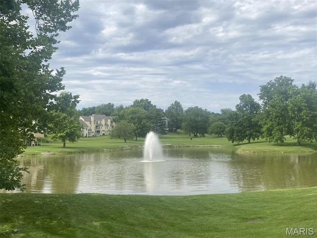 11932 Autumn Lakes Drive, Maryland Heights, MO 63043