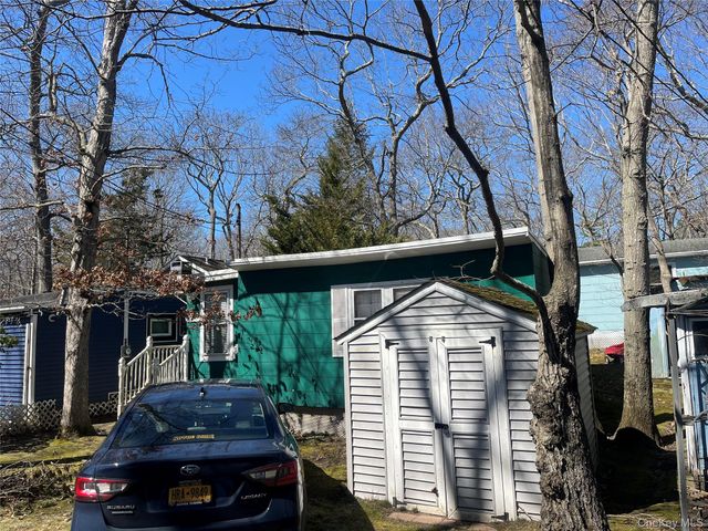 11 22nd, Wading River, NY 11972