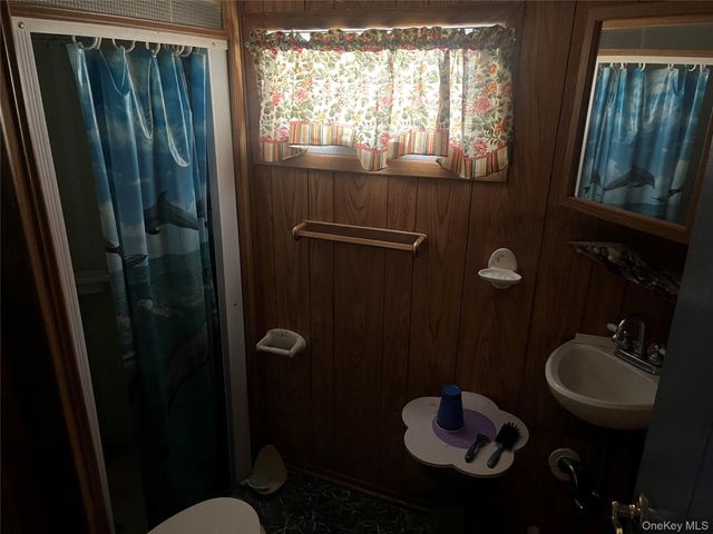 11 22nd, Wading River, NY 11972