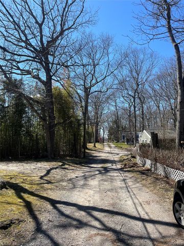 11 22nd, Wading River, NY 11972