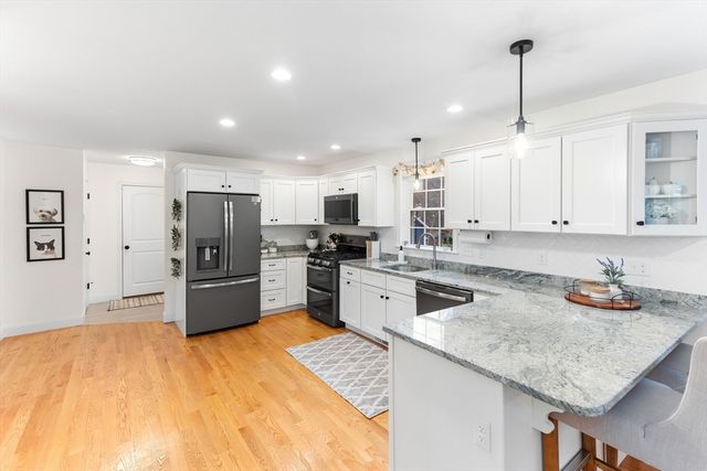 11 Highland St, Easton, MA 02375