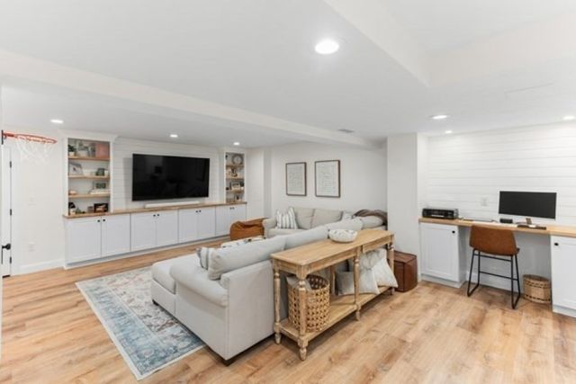 11 Highland St, Easton, MA 02375