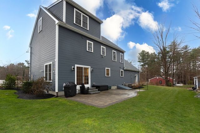 11 Highland St, Easton, MA 02375