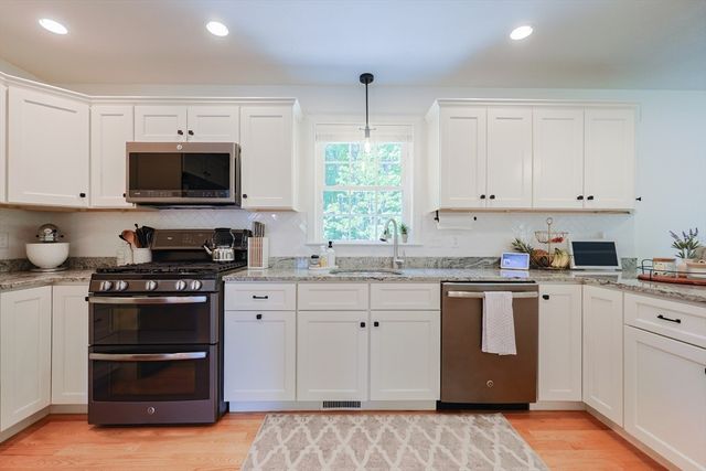 11 Highland St, Easton, MA 02375