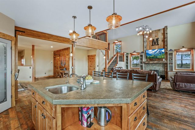7617 E Elder Rd, Valleyford, WA 99036