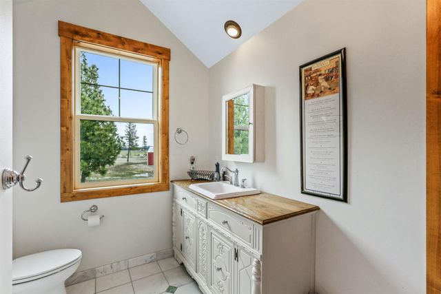 7617 E Elder Rd, Valleyford, WA 99036