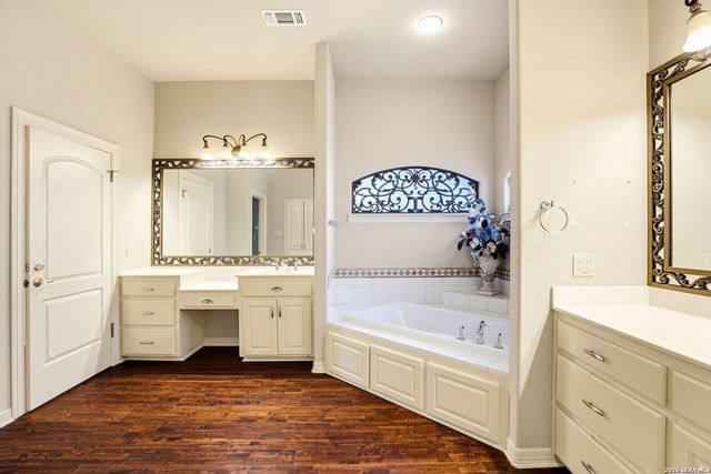 136 WESTCOURT LN, San Antonio, TX 78257