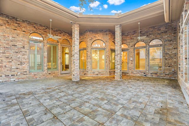 136 WESTCOURT LN, San Antonio, TX 78257